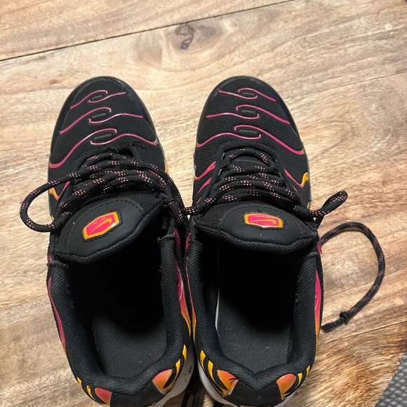 Nike Black and Pink Air Max Plus GS Sneakers 5Y - Picture 7 of 7
